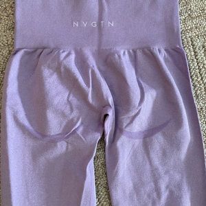 NWOT seamless contour leggings! Lilac color, never worn!
